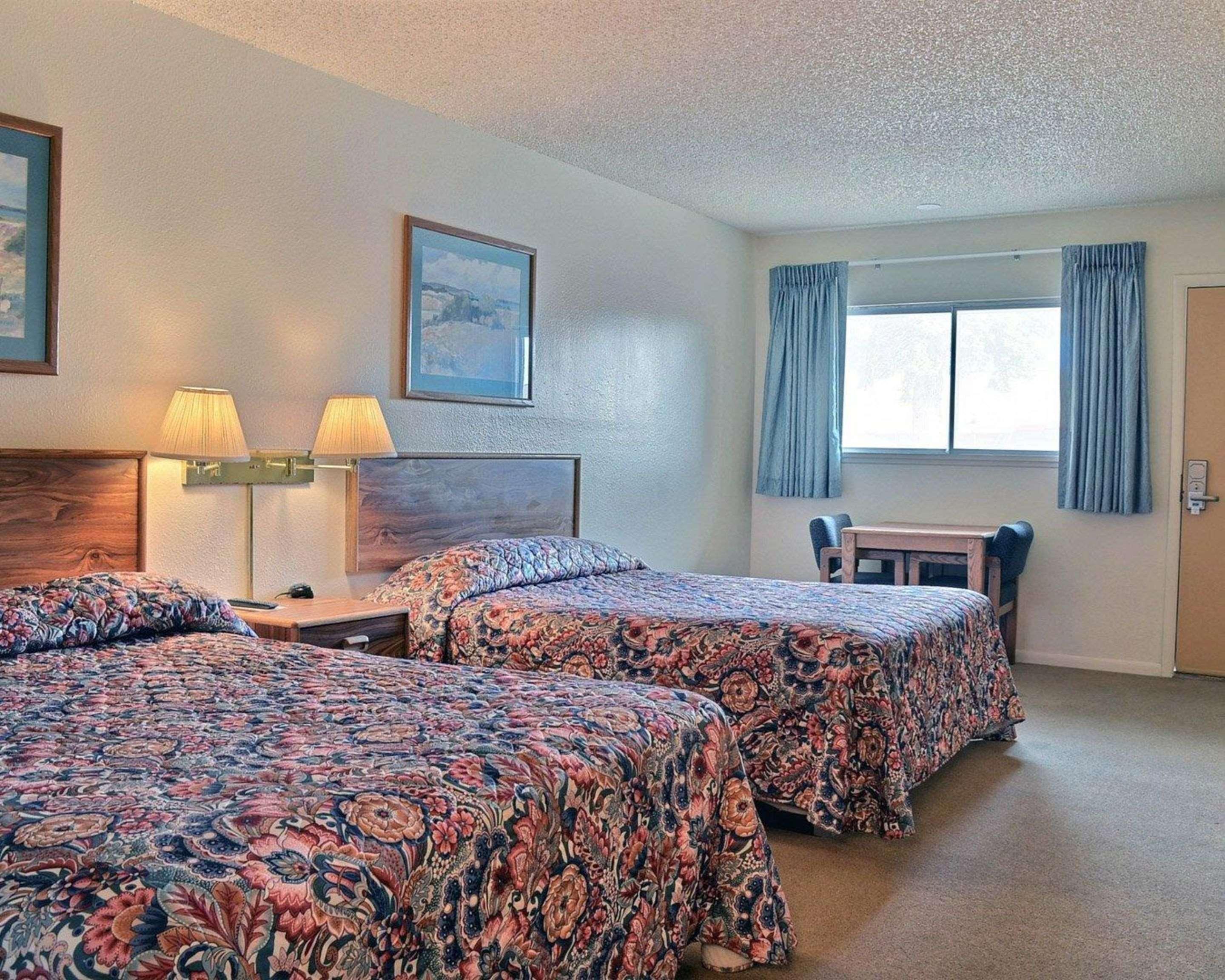 Skyline Motor Inn Cody Exteriör bild